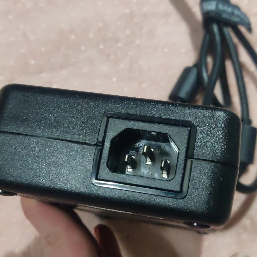 Dell AC/DC adapter